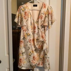 NEW Vici Collection Size Medium true wrap dress